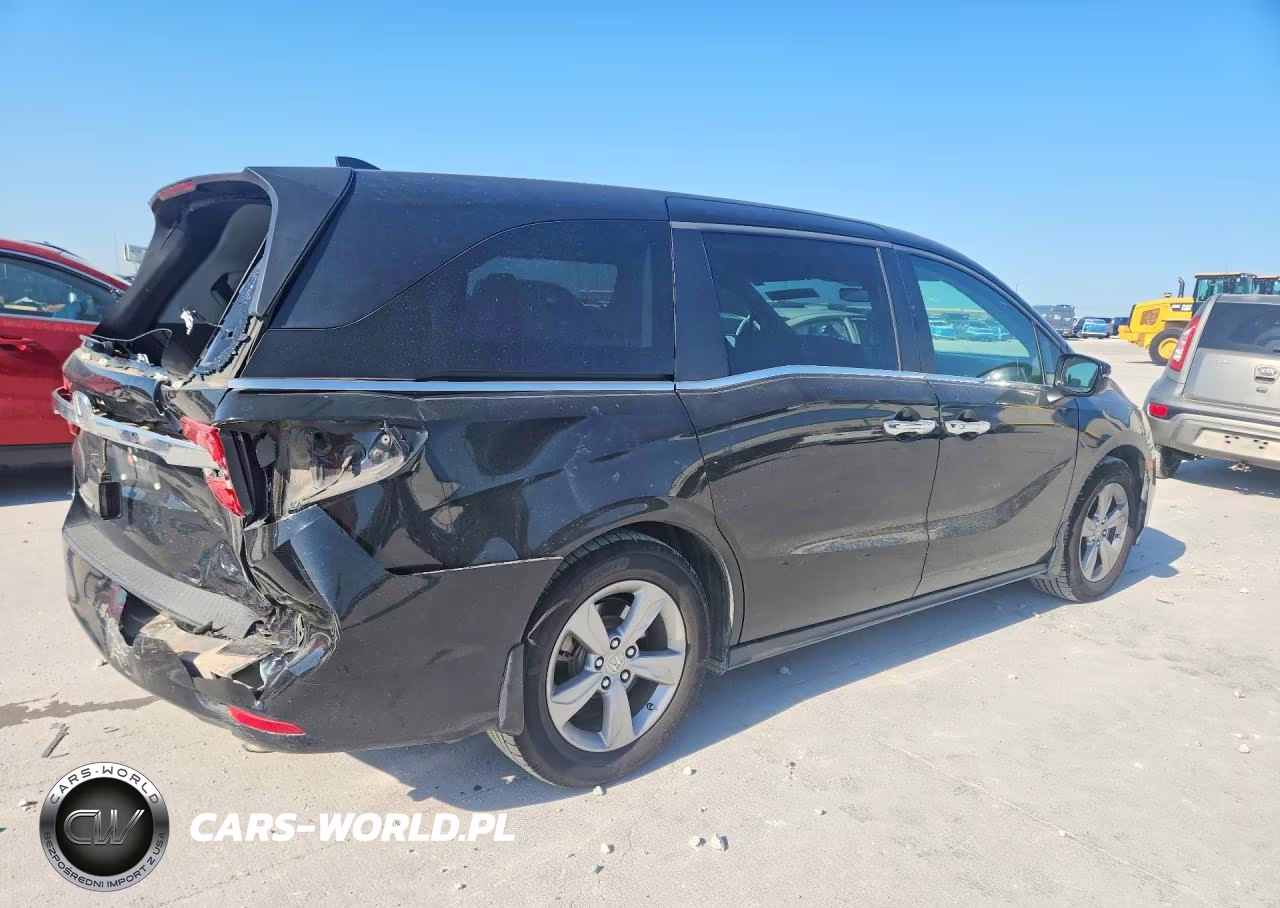 2018 Honda Odyssey VIN:5FNRL6H7XJB003882 - 3