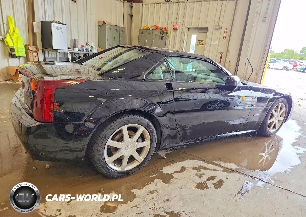2004 Cadillac Xlr VIN:1G6YV34A245603181 - 3
