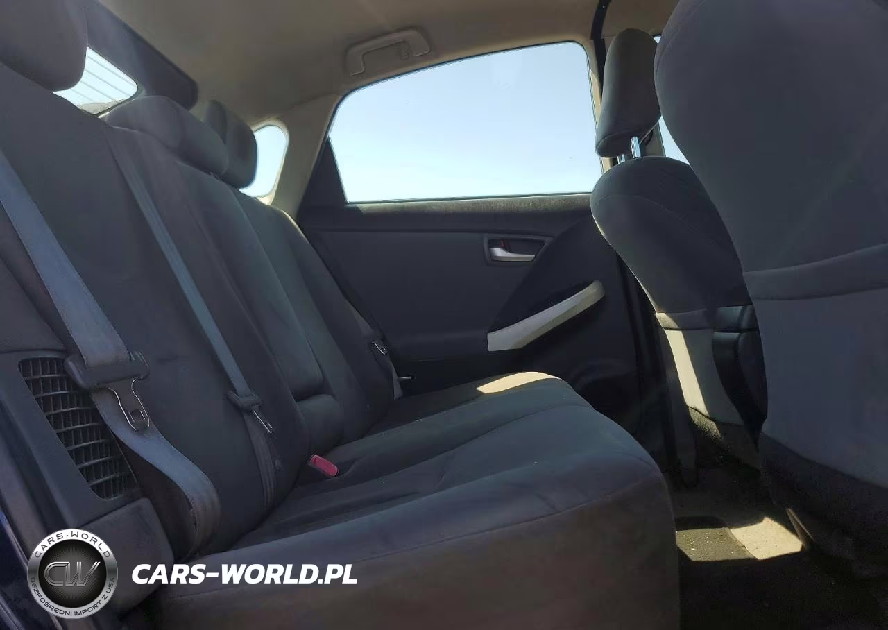 2015 Toyota Prius Two VIN:JTDKN3DU7F0439777 - 10
