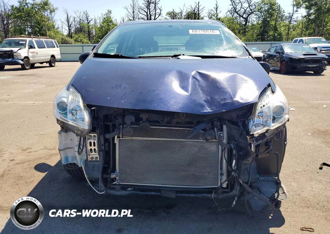 2015 Toyota Prius Two VIN:JTDKN3DU7F0439777 - 5