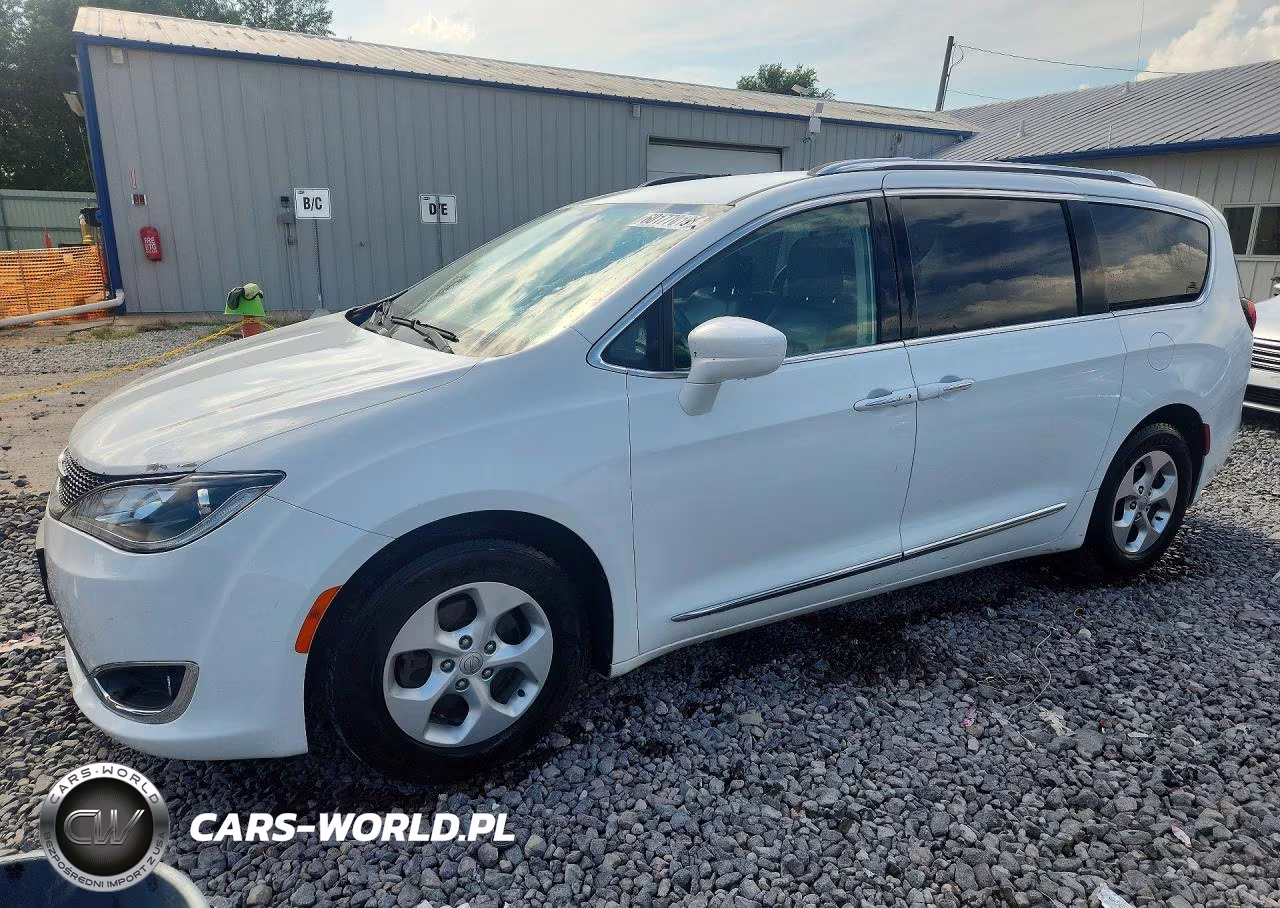2017 Chrysler Pacifica Touring L Plus – zdjęcie 1 z 13