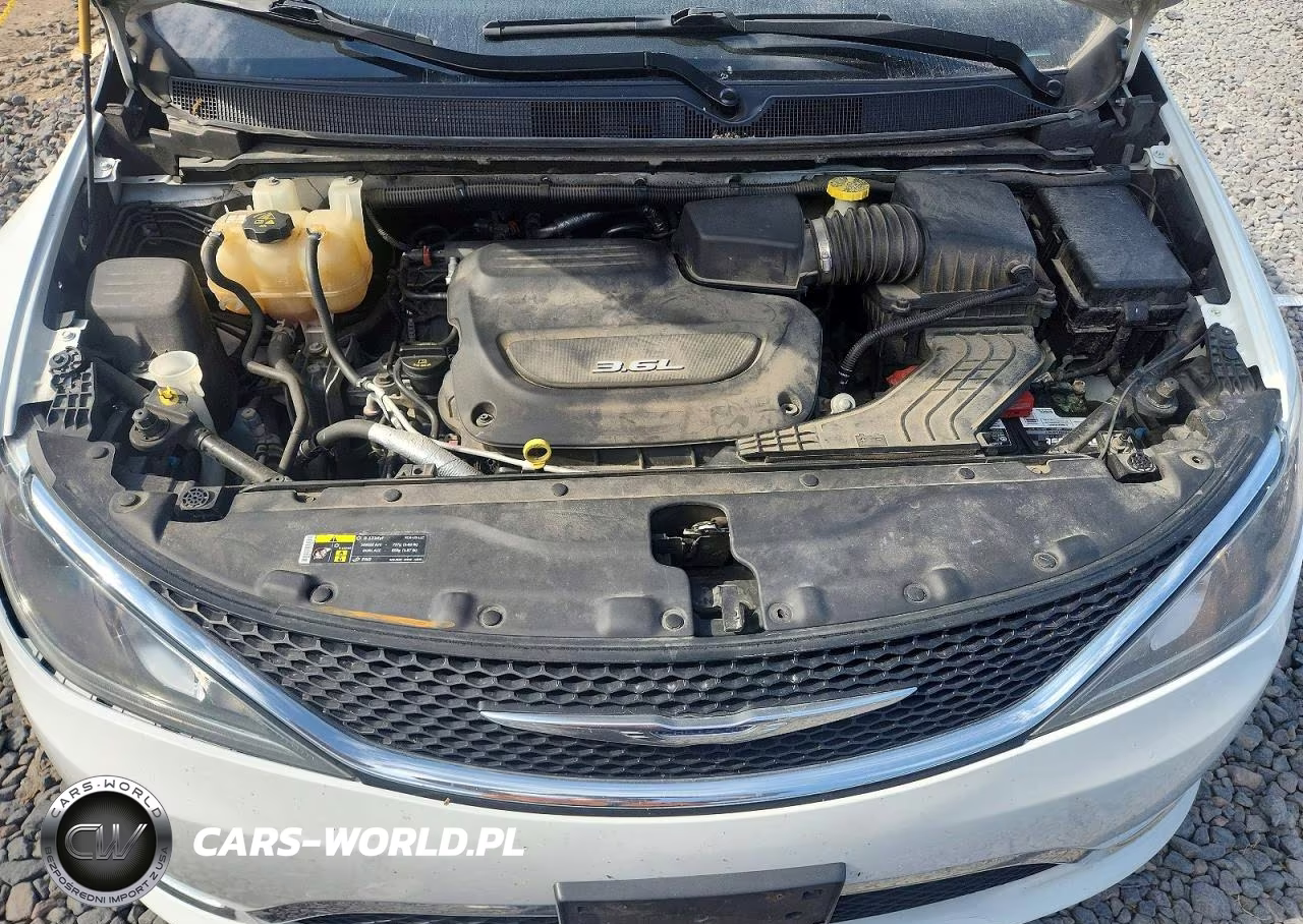 2017 Chrysler Pacifica Touring L Plus VIN:2C4RC1EG7HR727521 - 12