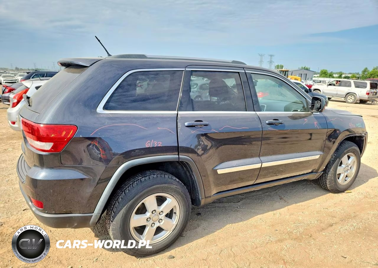 2012 Jeep Grand Cherokee Laredo VIN:1C4RJFAG7CC350084 - 3