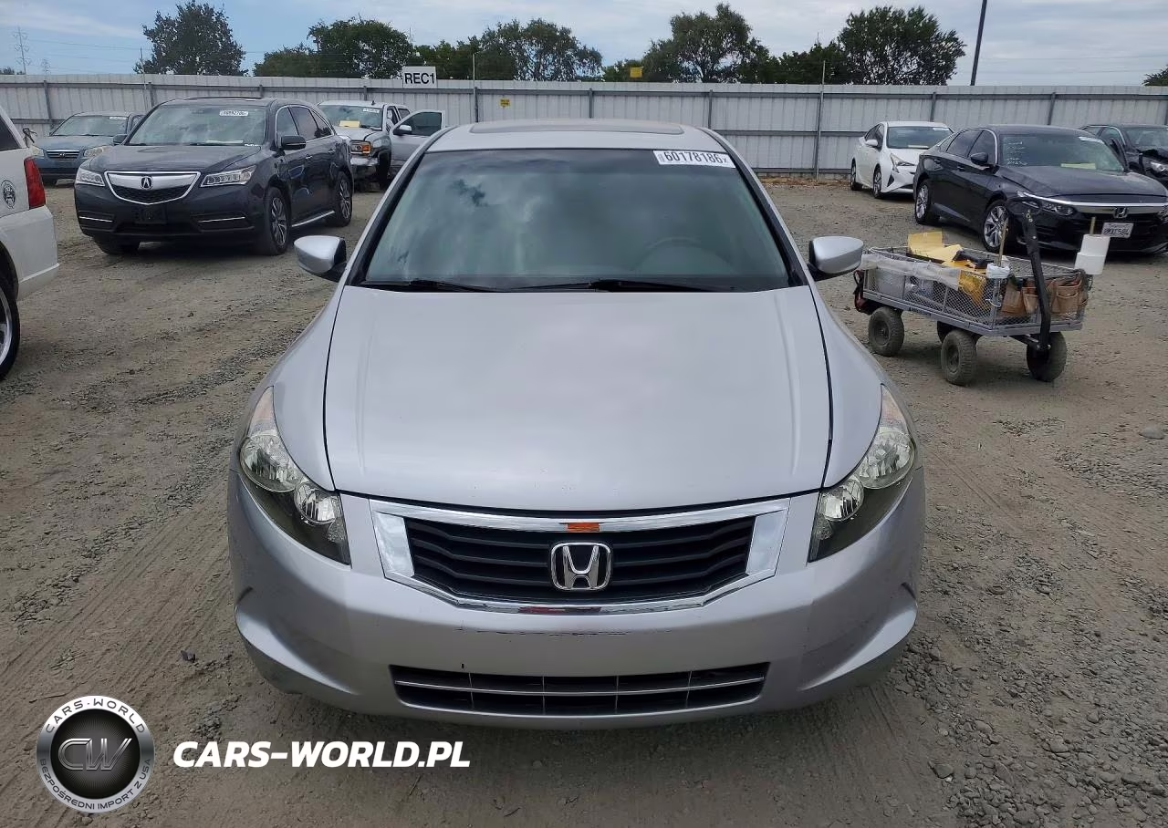 2010 Honda Accord Exl VIN:1HGCP2F88AA083725 - 5