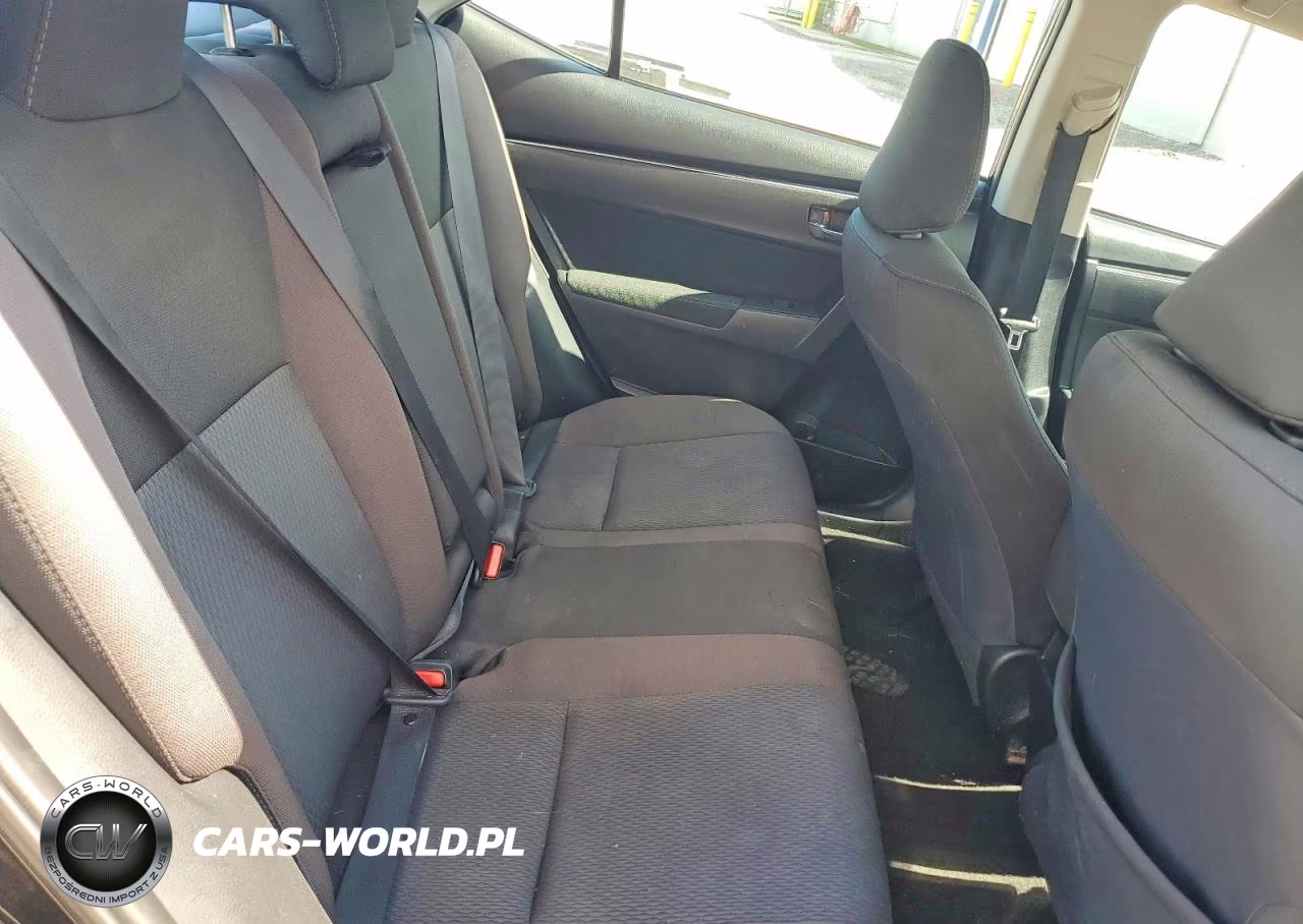 2018 Toyota Corolla Le VIN:2T1BURHE7JC978519 - 10