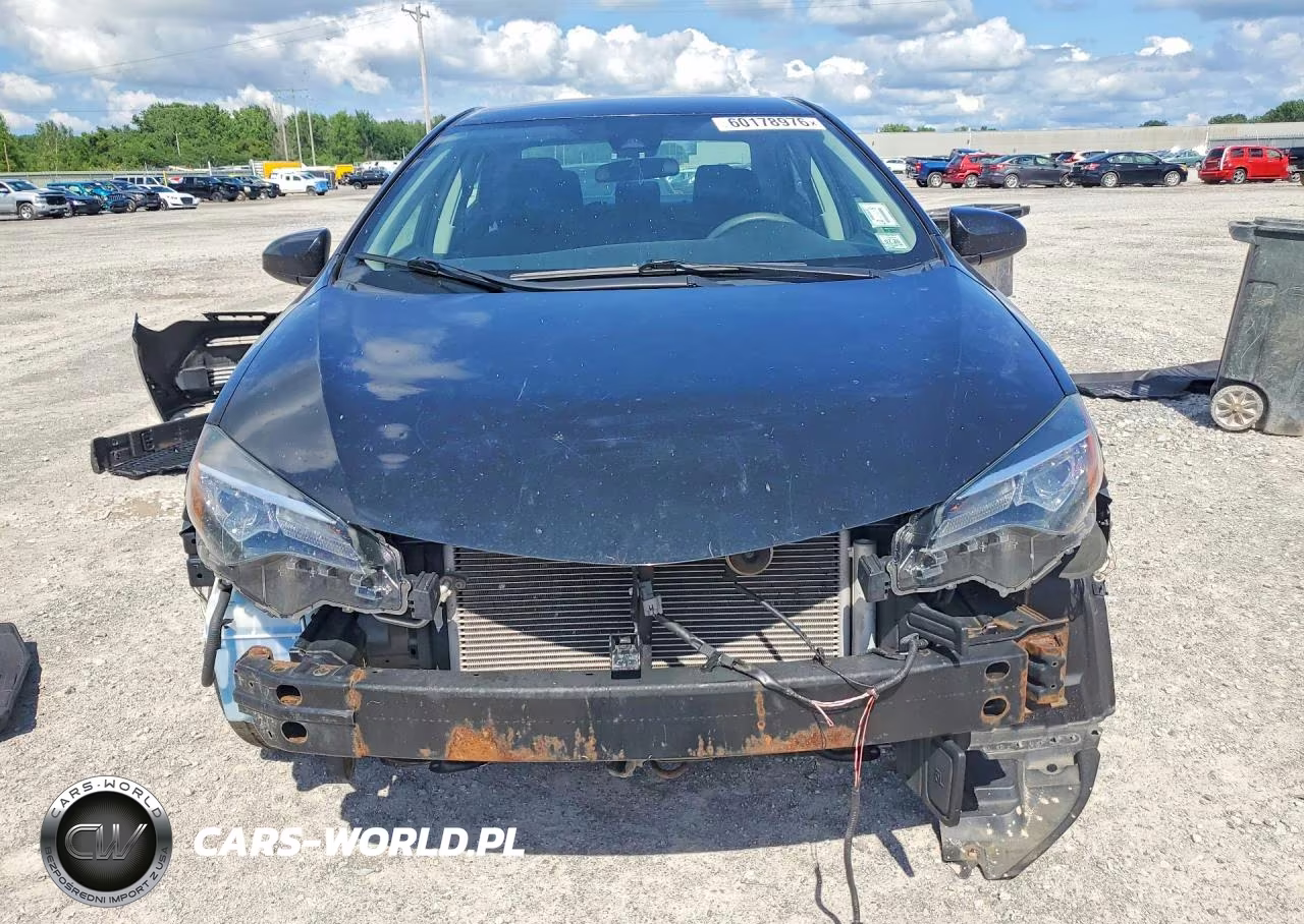 2018 Toyota Corolla Le VIN:2T1BURHE7JC978519 - 5