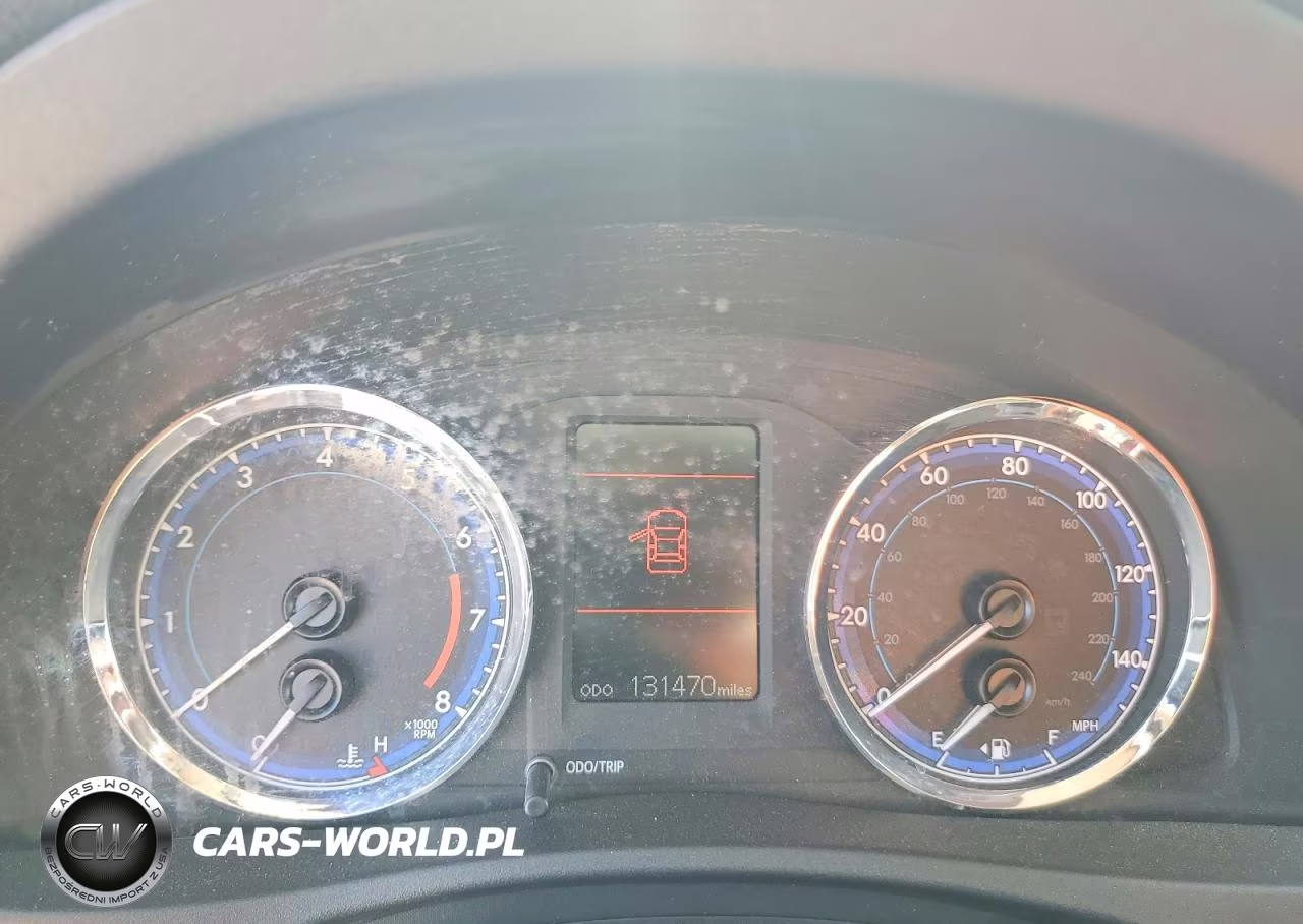 2018 Toyota Corolla Le VIN:2T1BURHE7JC978519 - 9