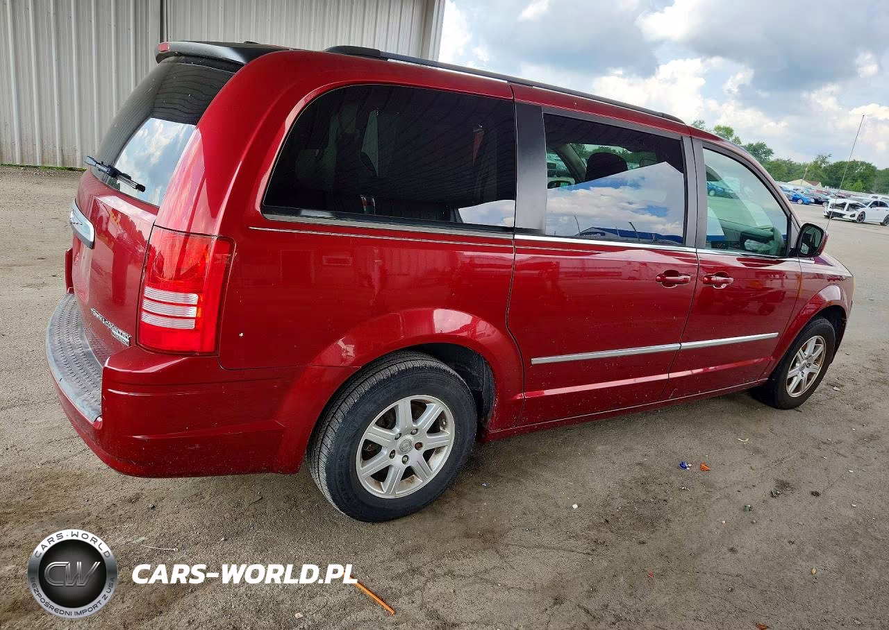 2010 Chrysler Town & Country Touring Plus VIN:2A4RR8DX1AR421956 - 3