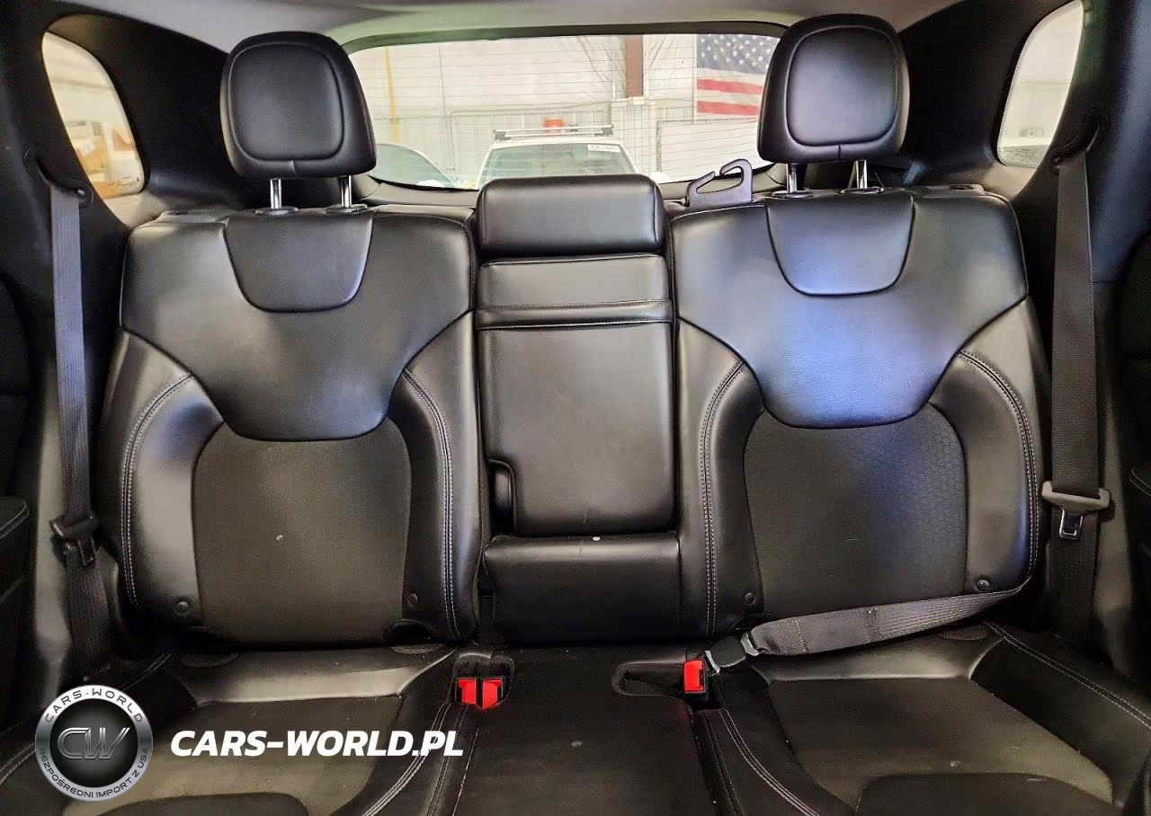 2019 Jeep Cherokee Latitude Plus VIN:1C4PJLLX6KD206120 - 10
