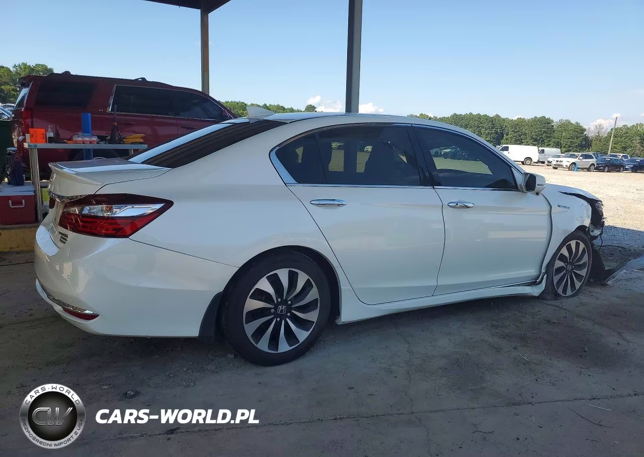 2017 Honda Accord Touring Hybrid VIN:JHMCR6F7XHC008495 - 3