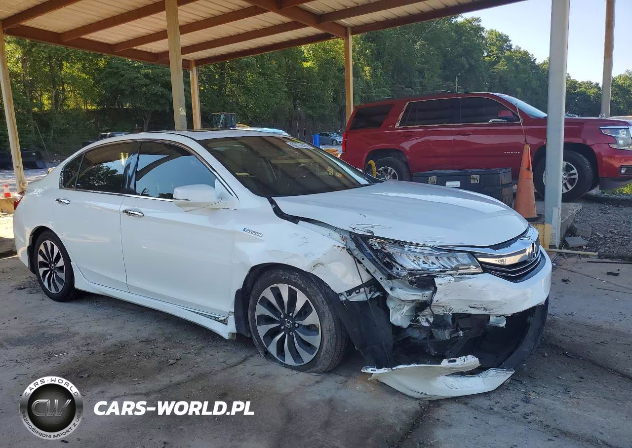 2017 Honda Accord Touring Hybrid VIN:JHMCR6F7XHC008495 - 4