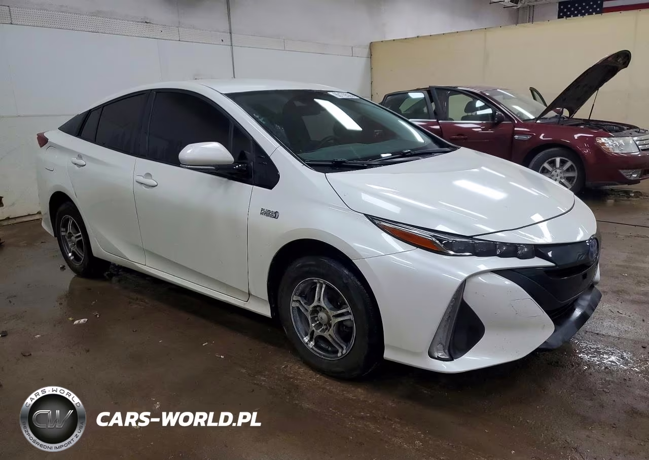 2017 Toyota Prius Prime Premium VIN:JTDKARFP6H3024019 - 4