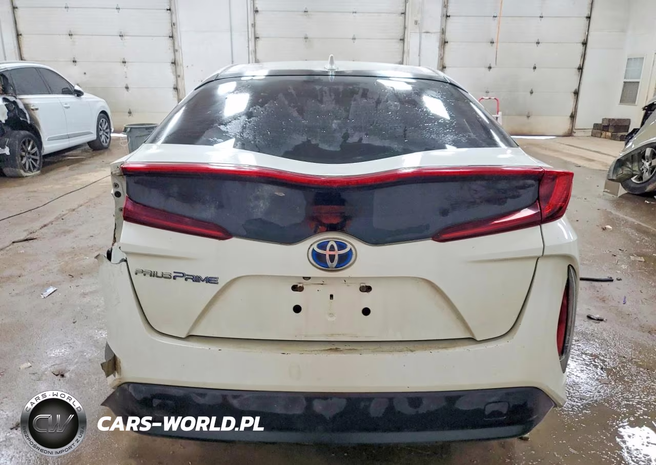 2017 Toyota Prius Prime Premium VIN:JTDKARFP6H3024019 - 6