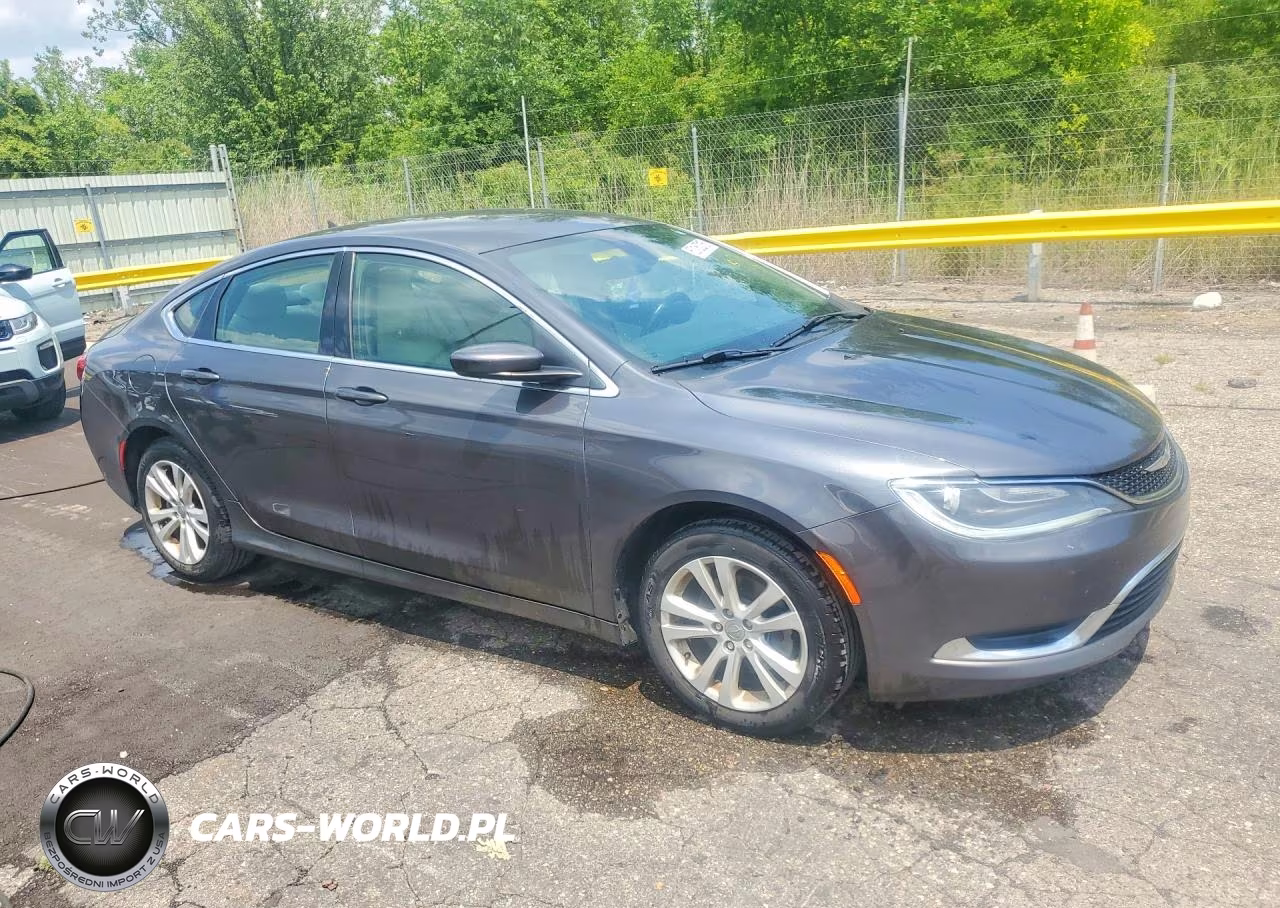 2016 Chrysler 200 Limited VIN:1C3CCCAB4GN186973 - 4