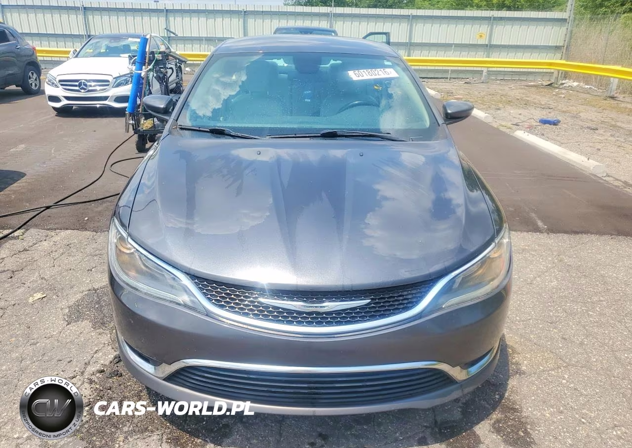 2016 Chrysler 200 Limited VIN:1C3CCCAB4GN186973 - 5