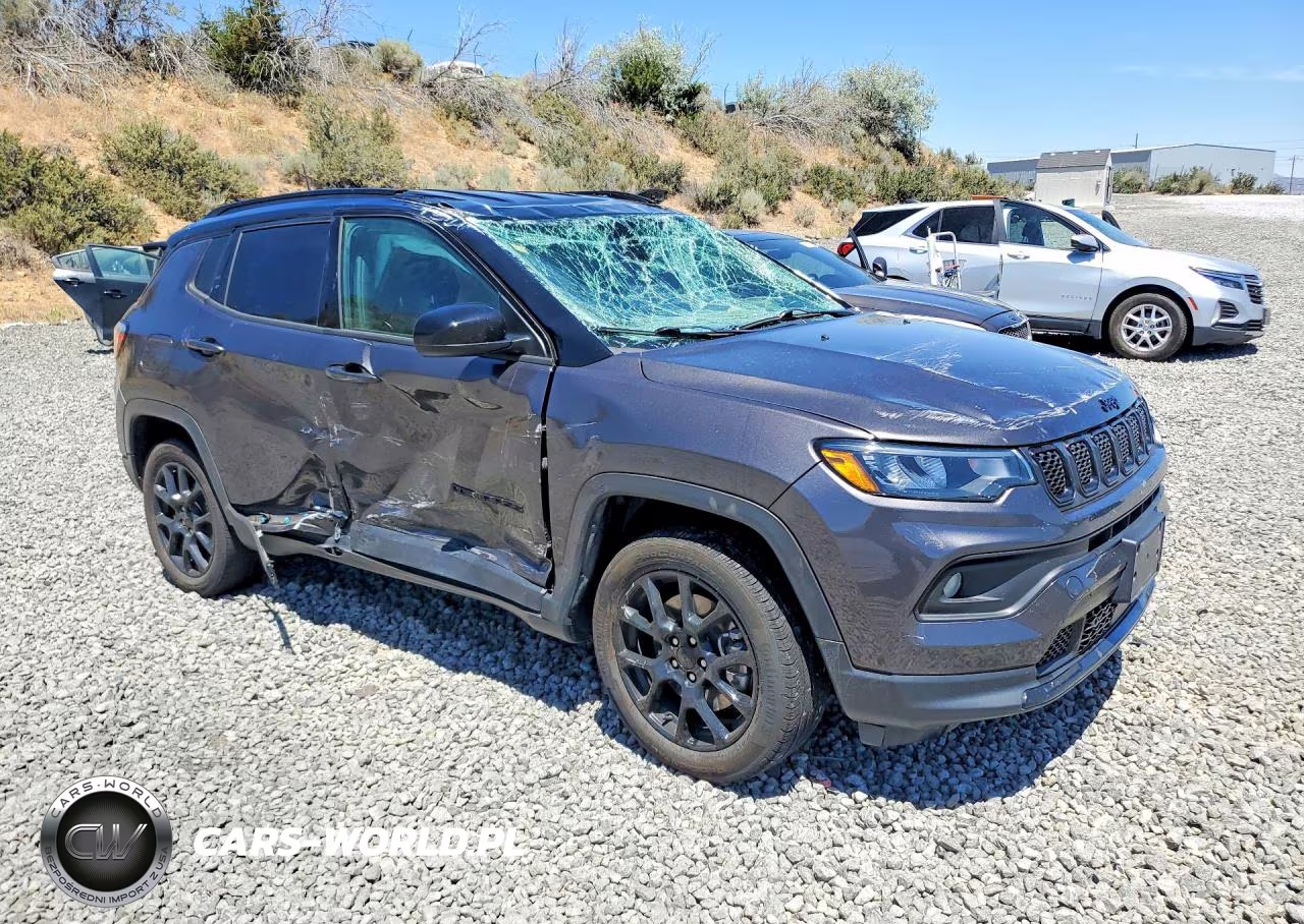 2023 Jeep Compass Latitude VIN:3C4NJDBN1PT549125 - 4