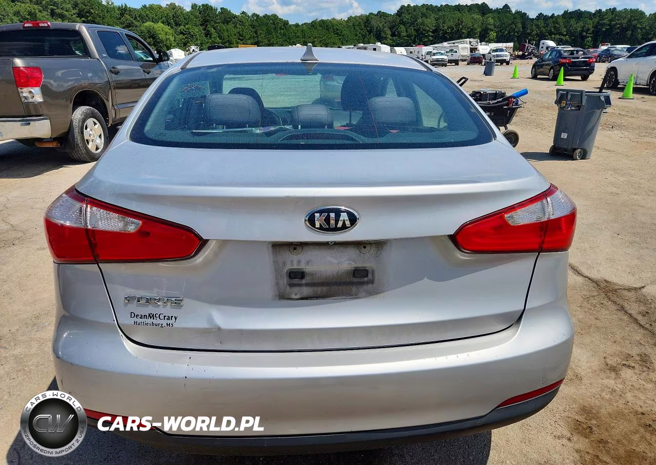 2016 Kia Forte VIN:KNAFX4AG8G5520165 - 6