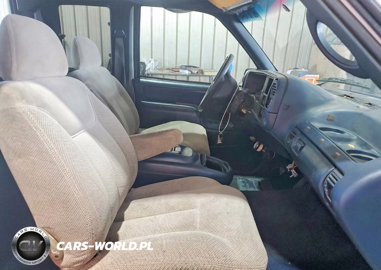 1995 GMC Sierra C2500 VIN:1GTGC29N3SE501776 - 10