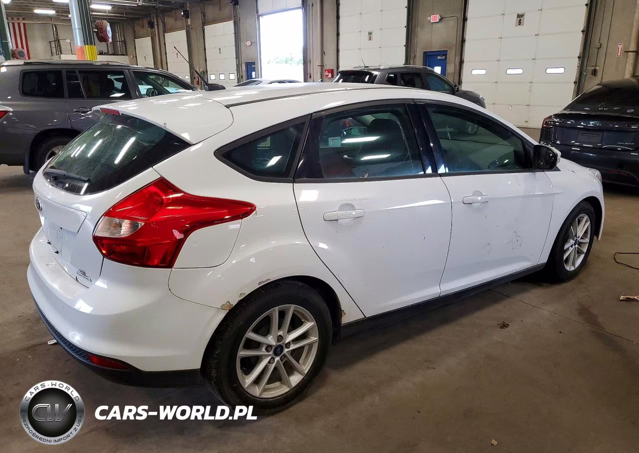 2014 Ford Focus Se VIN:1FADP3K29EL452893 - 3