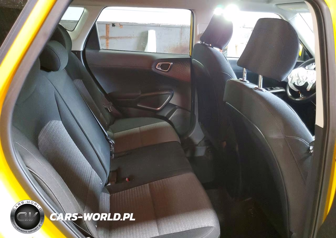 2020 Kia Soul S VIN:KNDJ23AU6L7088792 - 11