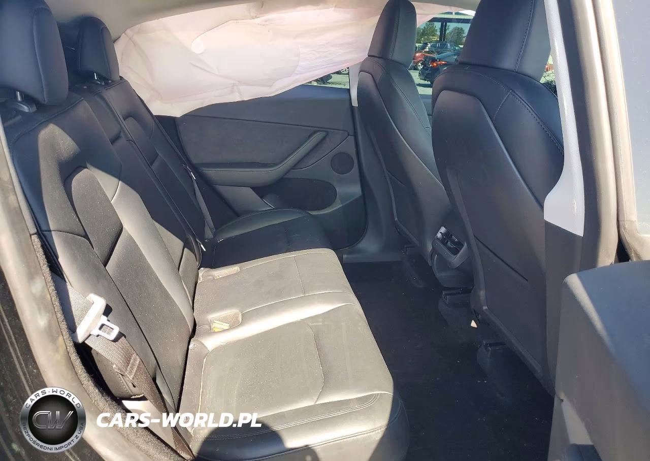 2023 Tesla Model Y VIN:7SAYGDEF6PF844075 - 11