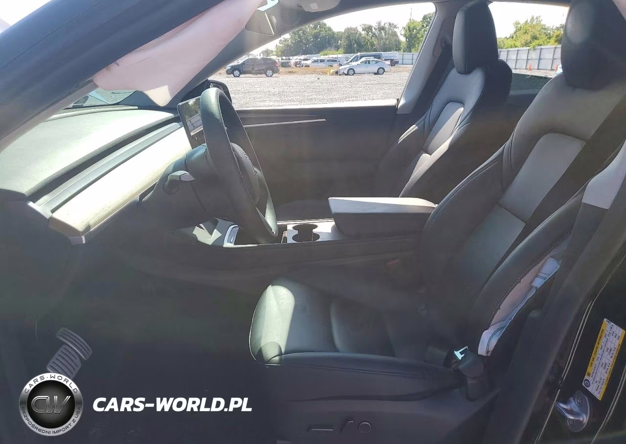2023 Tesla Model Y VIN:7SAYGDEF6PF844075 - 7