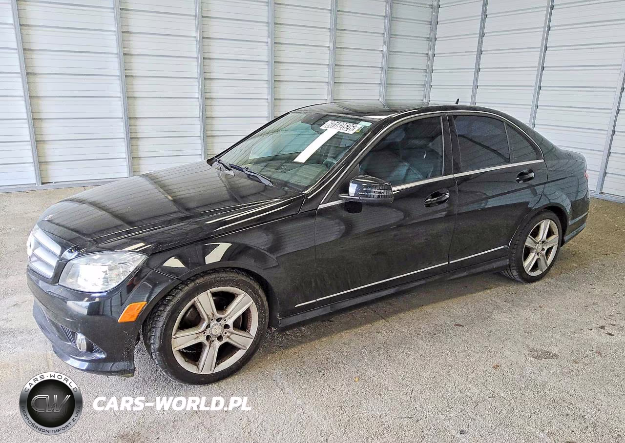 2010 Mercedes-Benz C 300 – zdjęcie 1 z 12