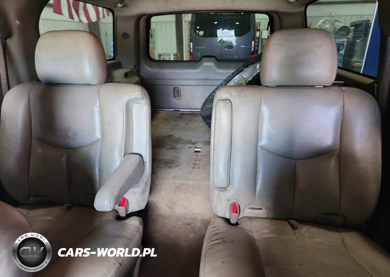2005 Chevrolet Suburban C1500 VIN:3GNEC16Z55G187349 - 10