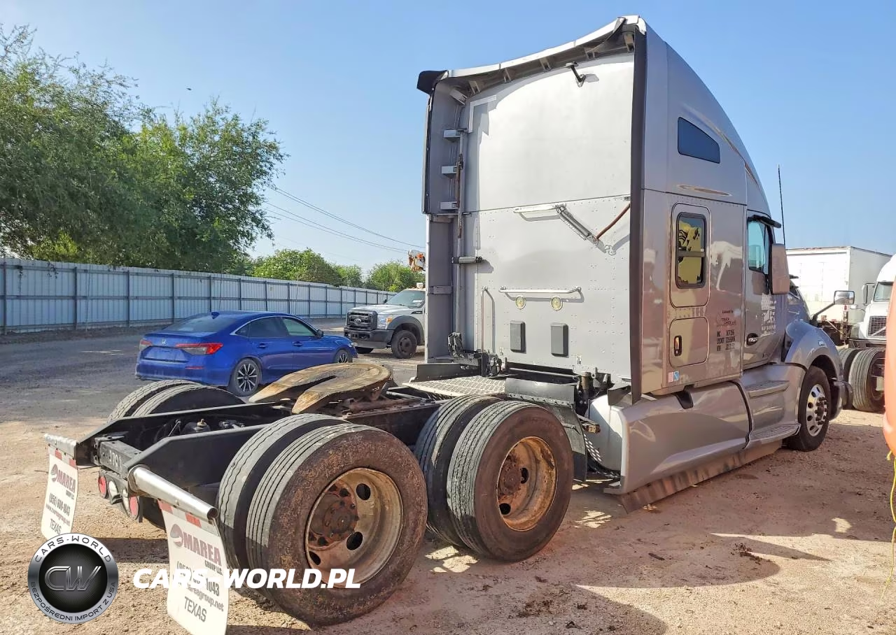 2018 Kenworth T680 Semi Truck VIN:1XKYDP9X6JJ210151 - 3
