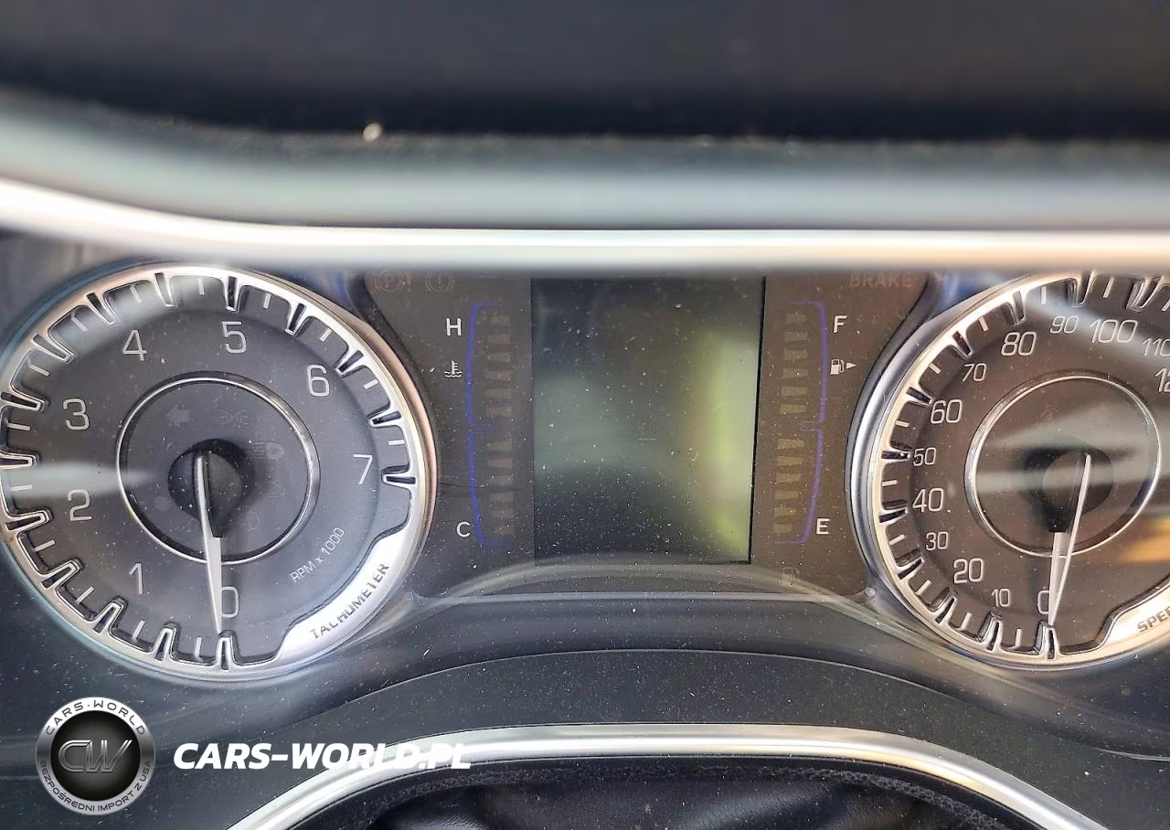 2015 Chrysler 200 Limited VIN:1C3CCCABXFN632574 - 9