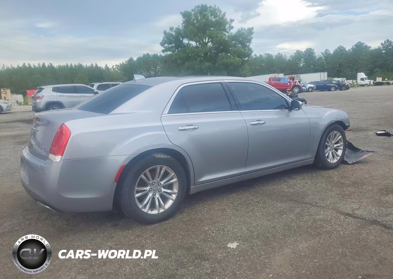 2017 Chrysler 300C VIN:2C3CCAEG5HH549754 - 3