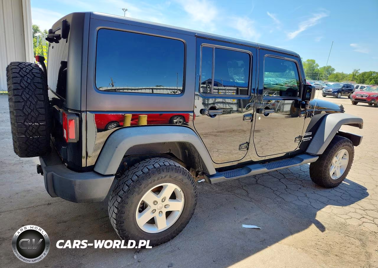 2016 Jeep Wrangler Unlimited Sport VIN:1C4BJWDG1GL224449 - 3