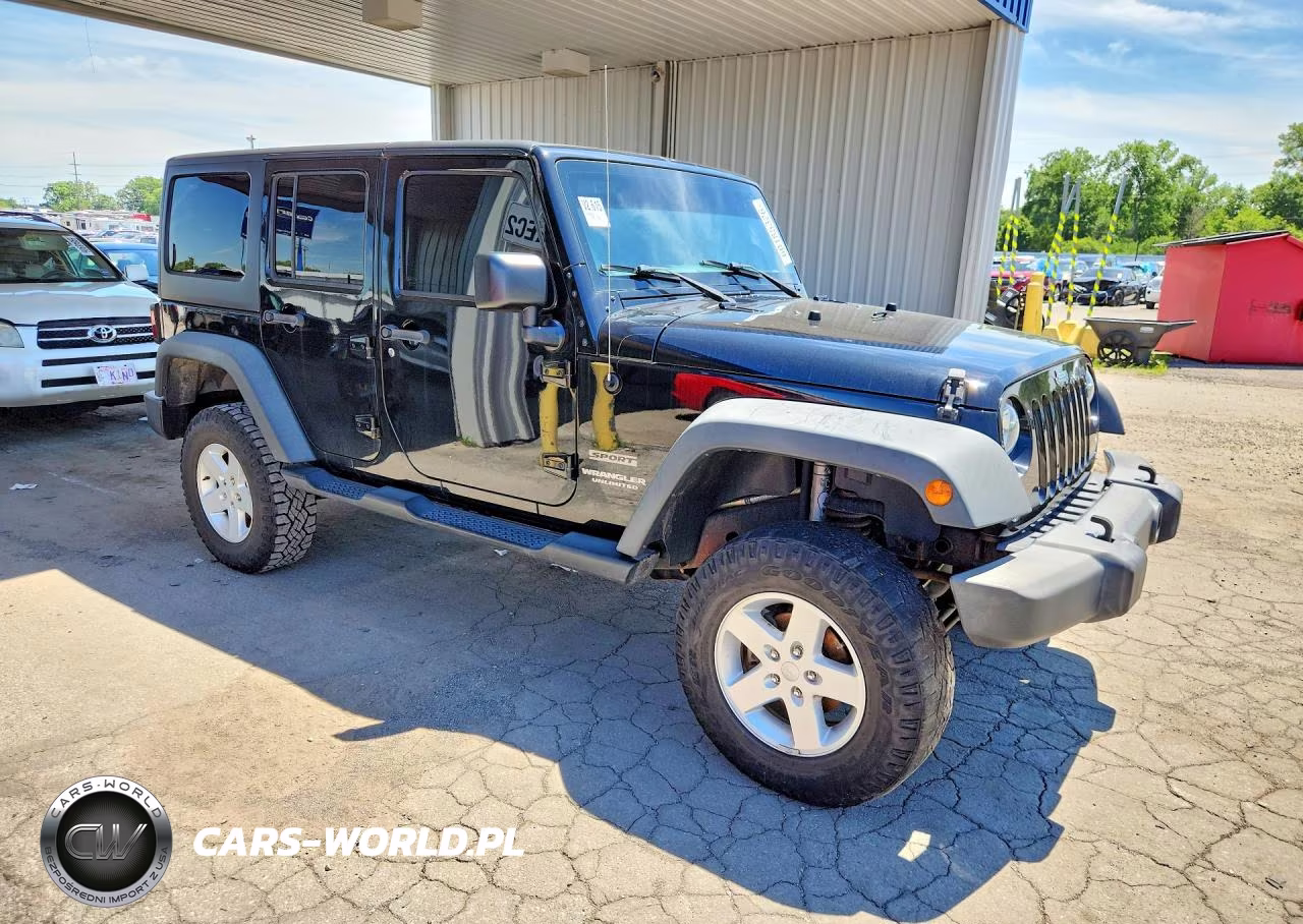 2016 Jeep Wrangler Unlimited Sport VIN:1C4BJWDG1GL224449 - 4
