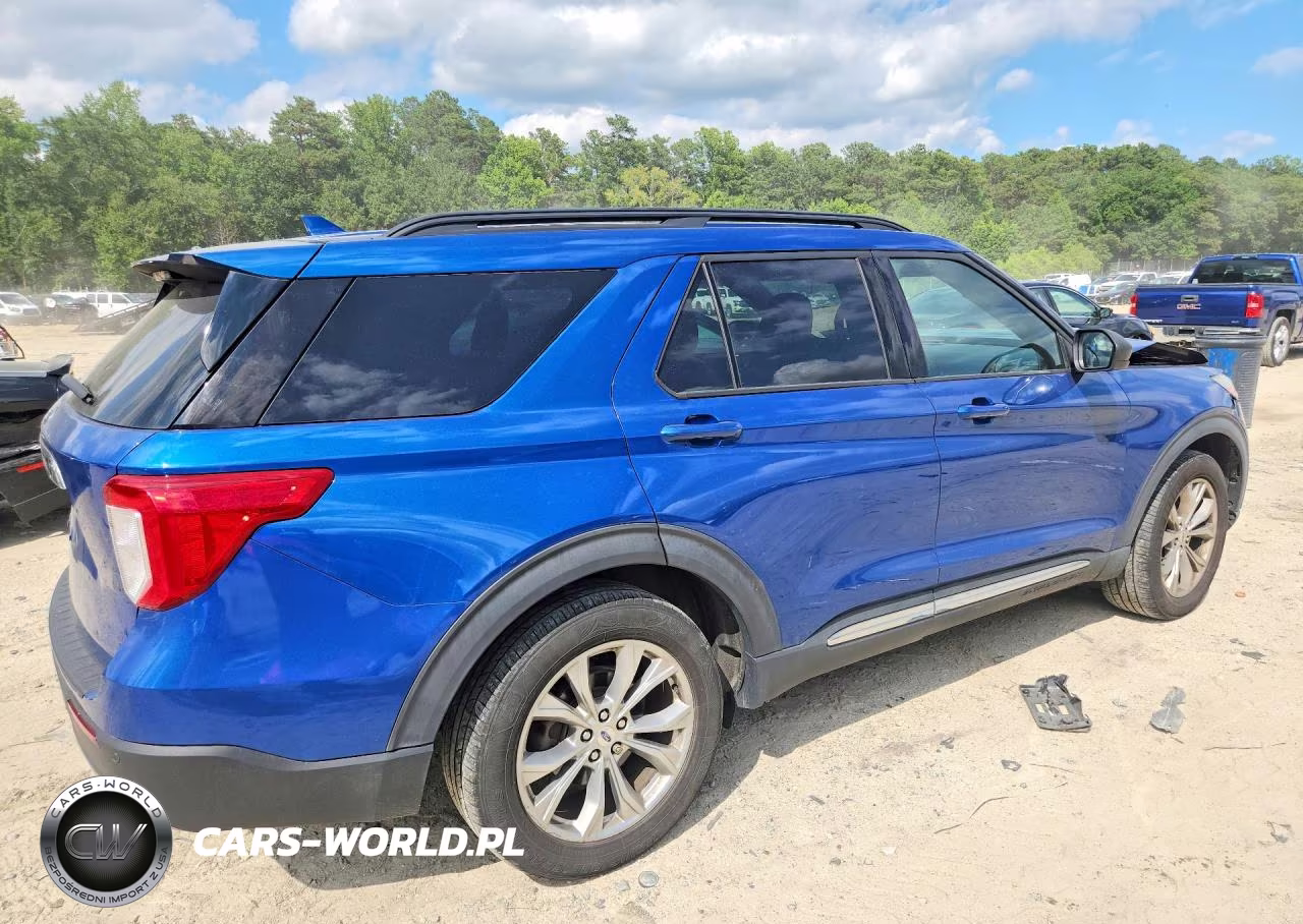 2020 Ford Explorer Xlt VIN:1FMSK8DH7LGB25635 - 3