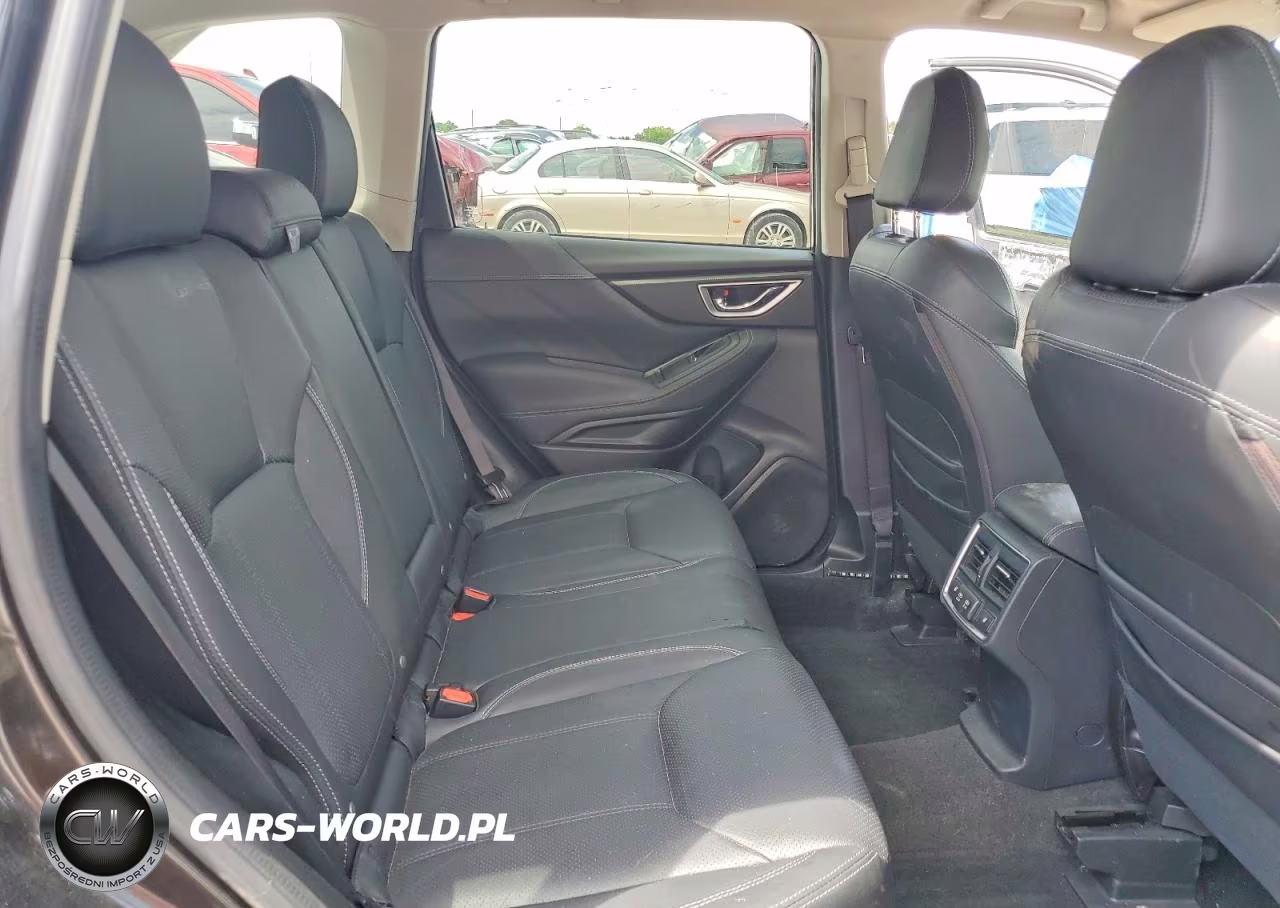 2019 Subaru Forester Touring VIN:JF2SKAWC1KH519431 - 11