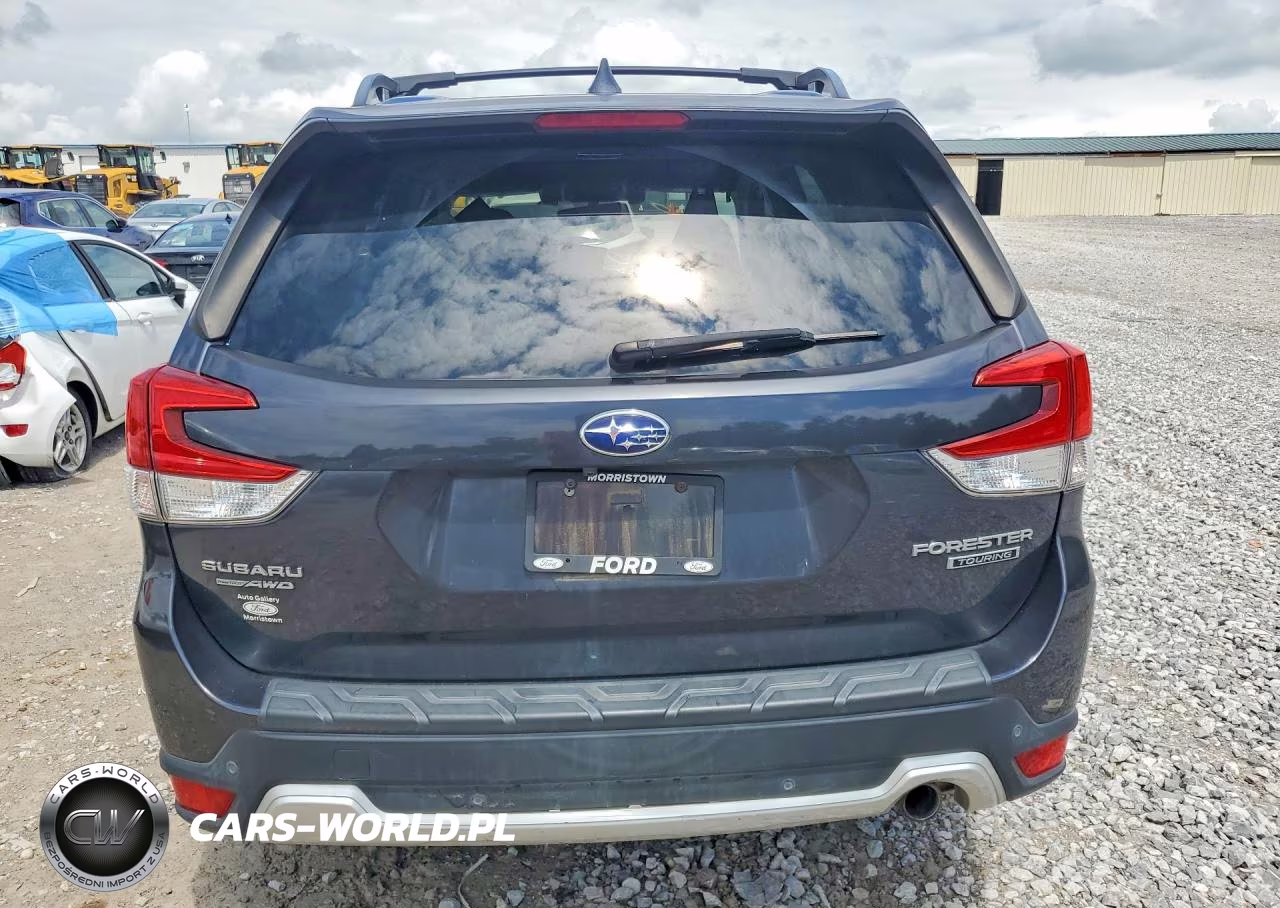 2019 Subaru Forester Touring VIN:JF2SKAWC1KH519431 - 6