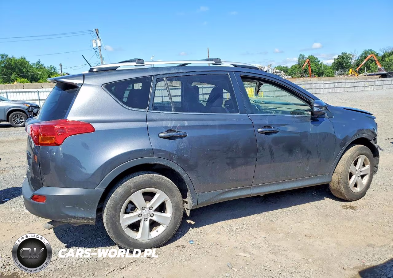 2013 Toyota Rav4 Xle VIN:JTMRFREV6DD029564 - 3