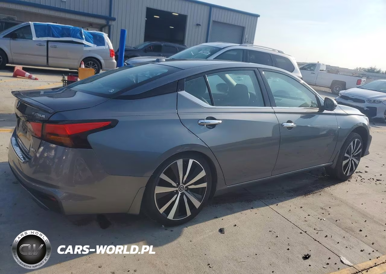 2020 Nissan Altima Platinum VIN:1N4BL4FW8LC233782 - 3