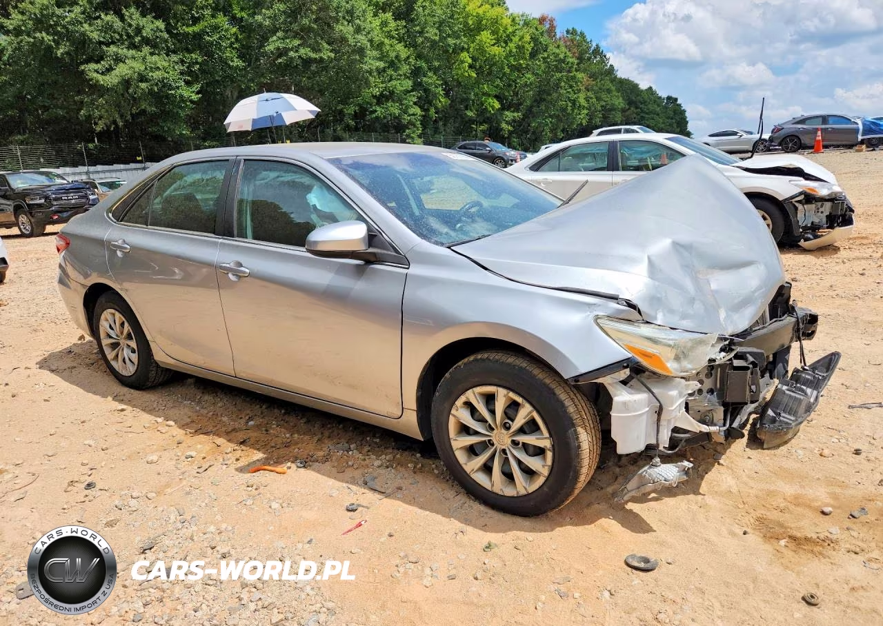 2016 Toyota Camry Le VIN:4T1BF1FK4GU126236 - 4