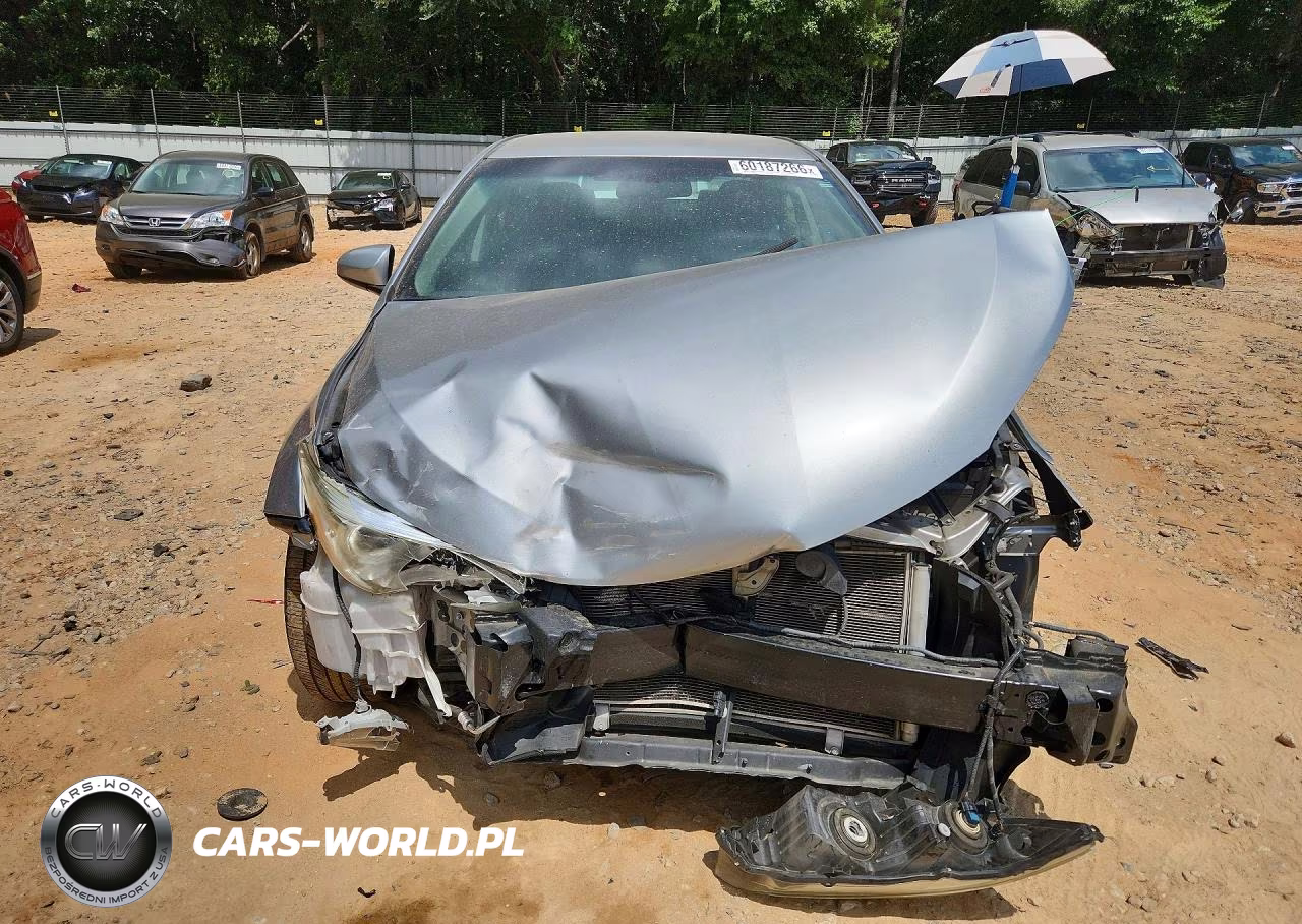 2016 Toyota Camry Le VIN:4T1BF1FK4GU126236 - 5