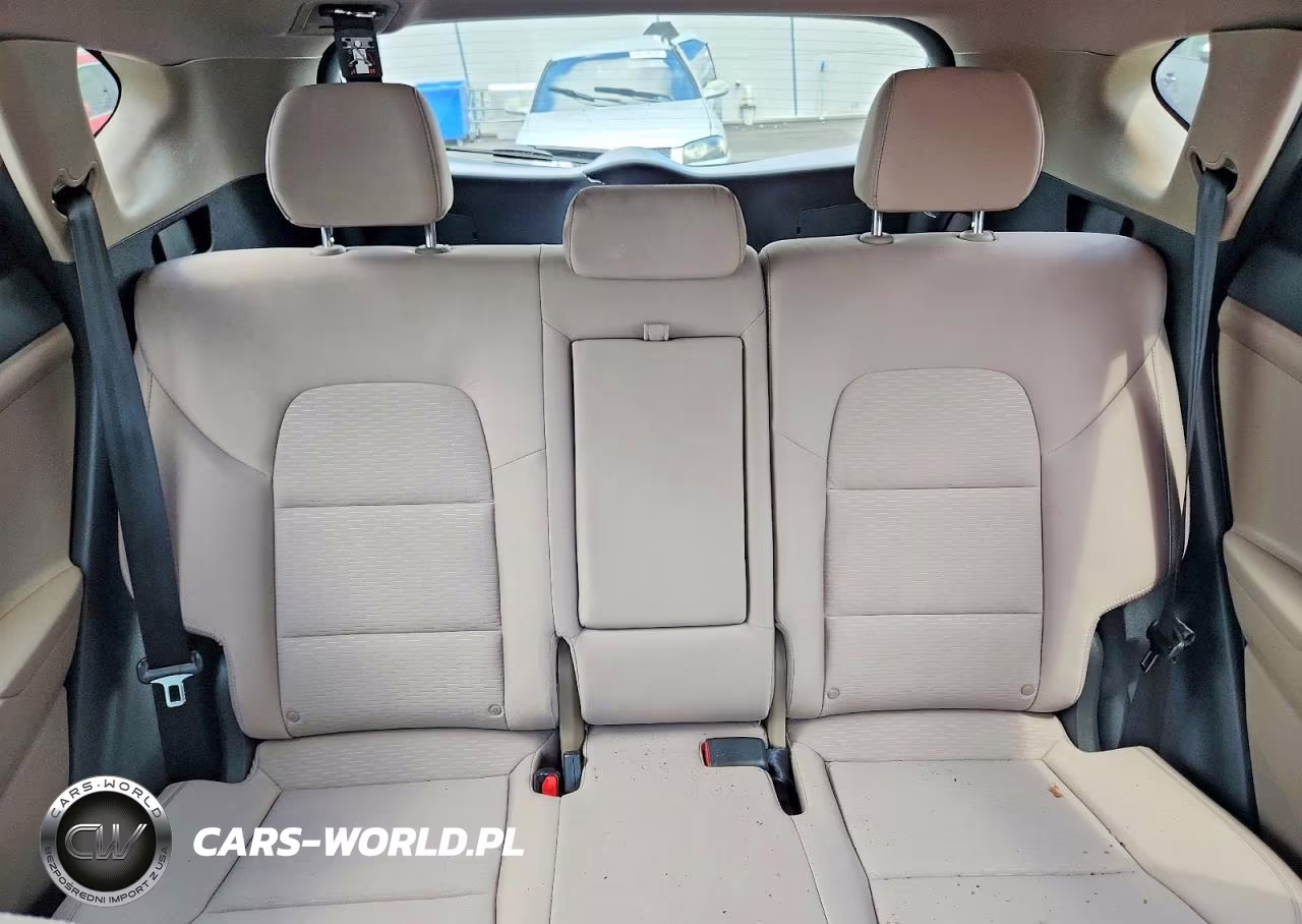 2019 Hyundai Tucson Value VIN:KM8J33A49KU847007 - 10