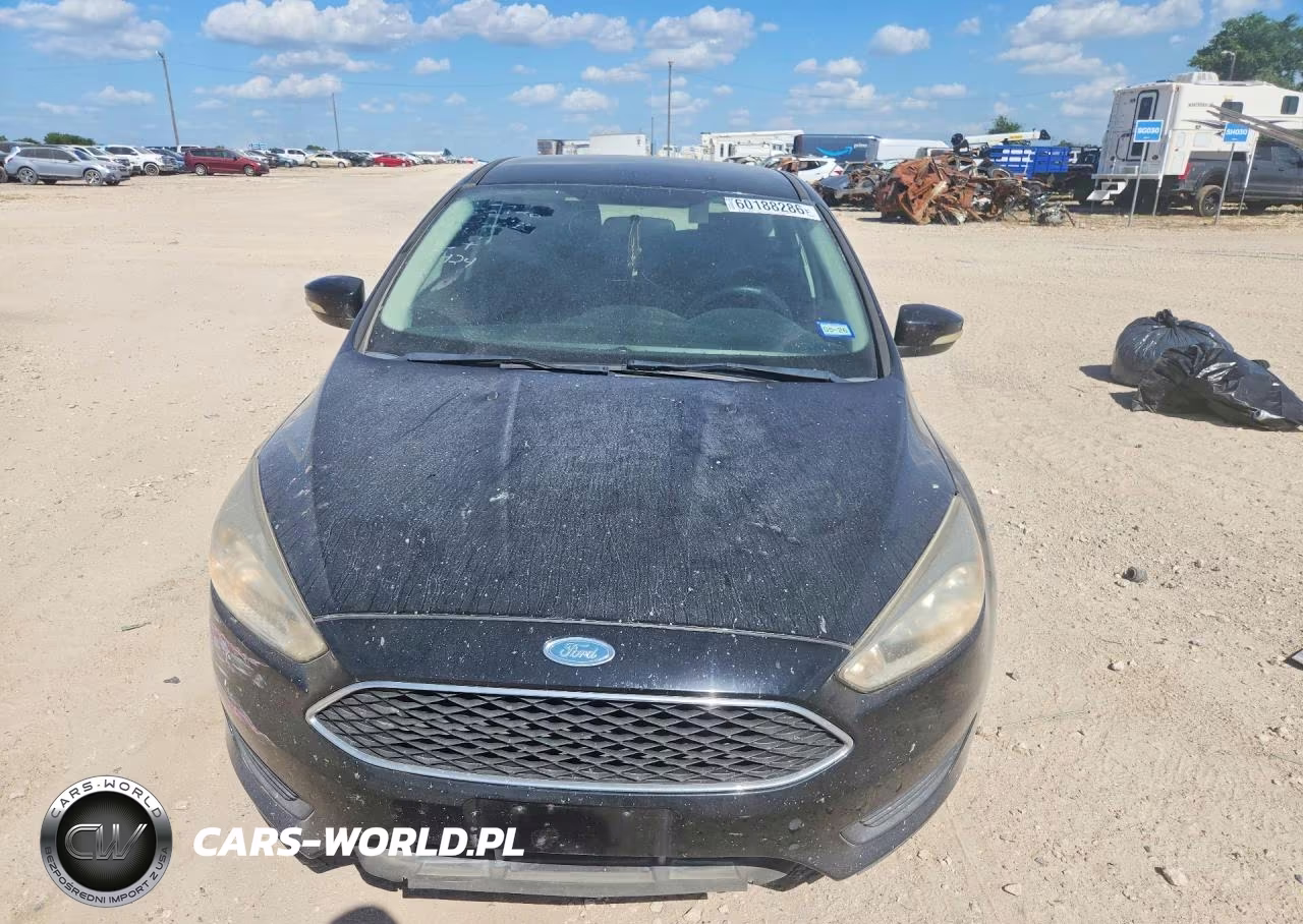 2017 Ford Focus Se VIN:1FADP3K28HL232424 - 5
