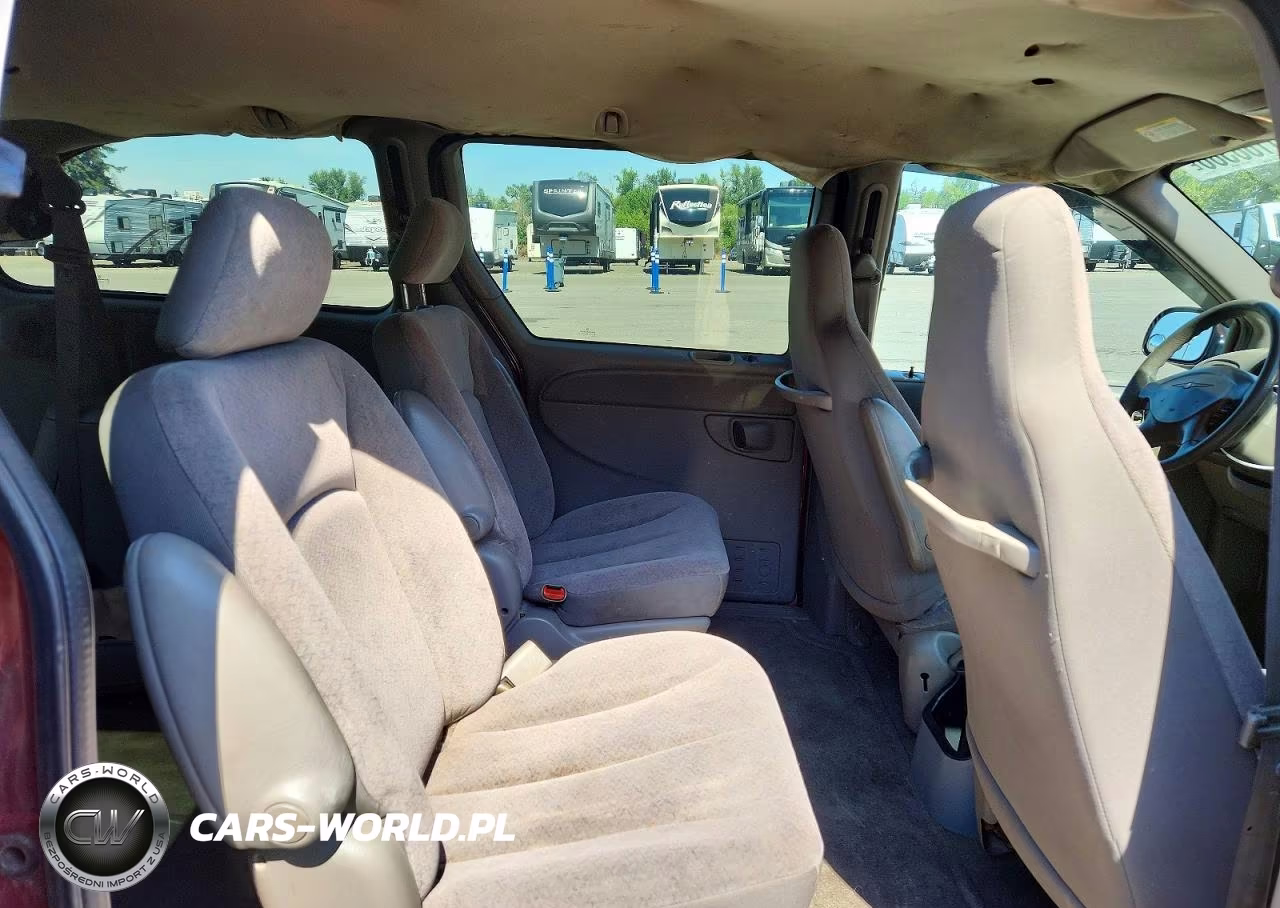 2003 Chrysler Town & Country VIN:2C4GP24R63R254644 - 10
