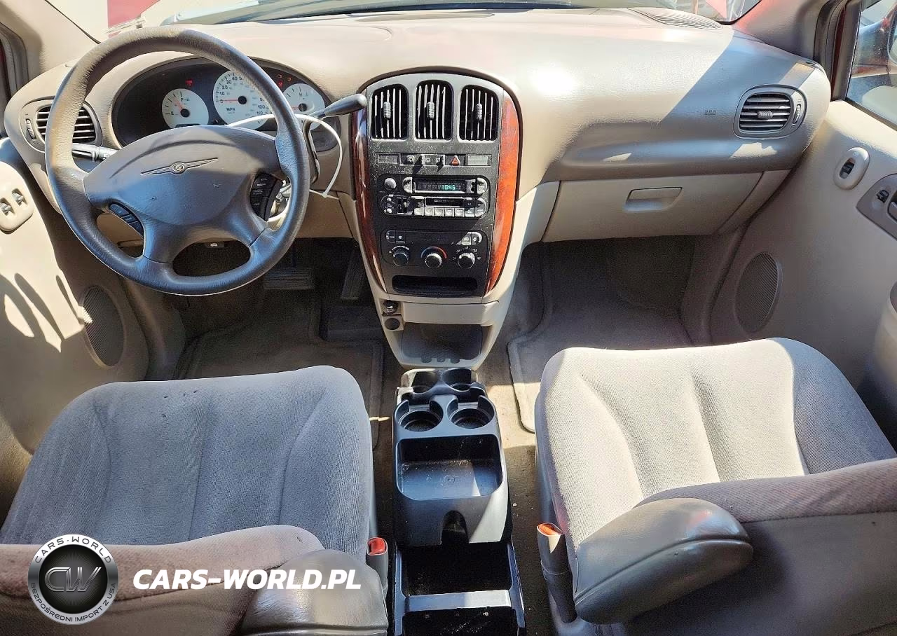 2003 Chrysler Town & Country VIN:2C4GP24R63R254644 - 8