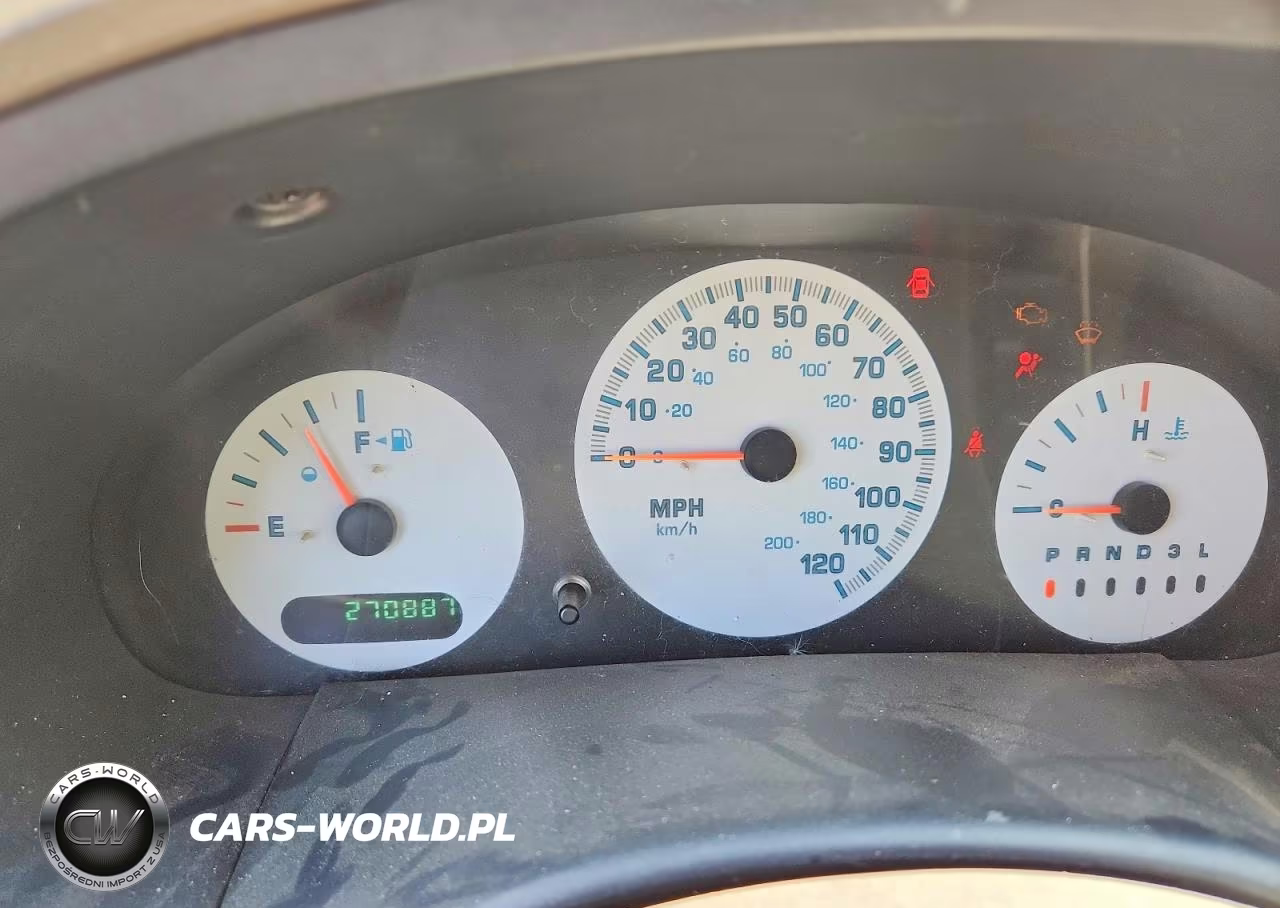 2003 Chrysler Town & Country VIN:2C4GP24R63R254644 - 9