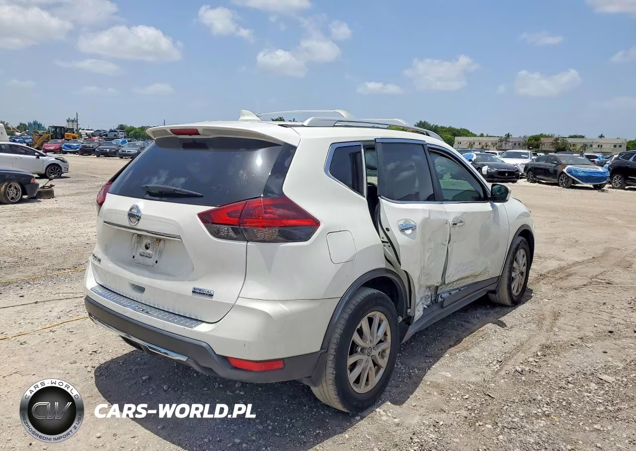 2019 Nissan Rogue S VIN:5N1AT2MT2KC796534 - 3