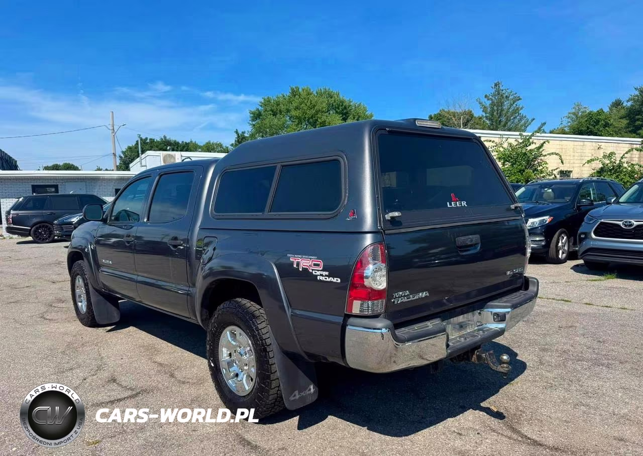 2010 Toyota Tacoma Double Cab VIN:3TMLU4EN9AM043389 - 3