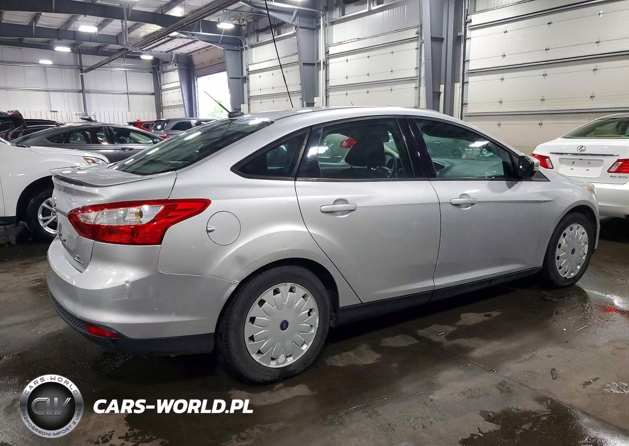 2013 Ford Focus Se VIN:1FADP3F29DL271026 - 3