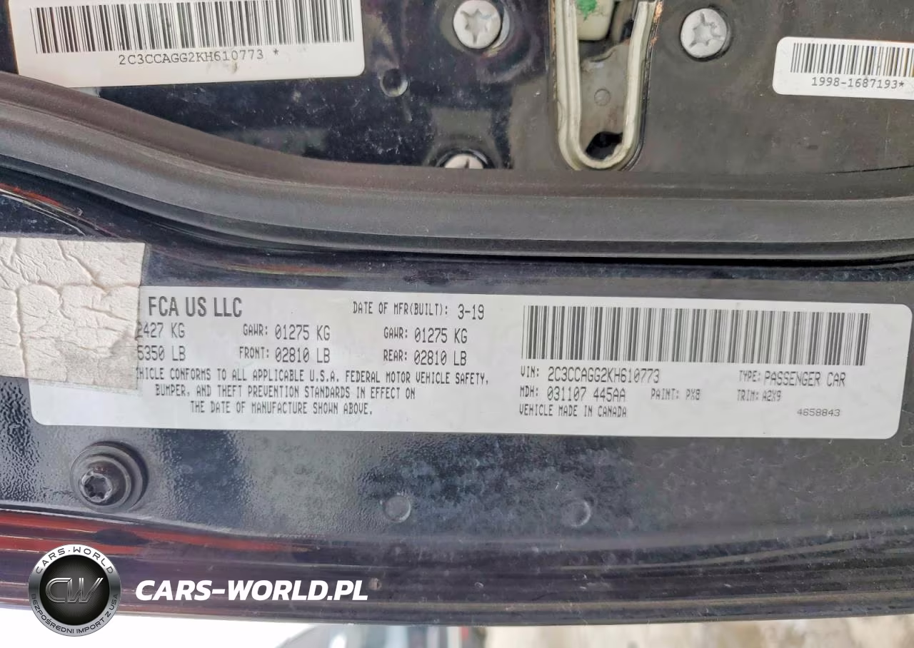 2019 Chrysler 300 S VIN:2C3CCAGG2KH610773 - 12