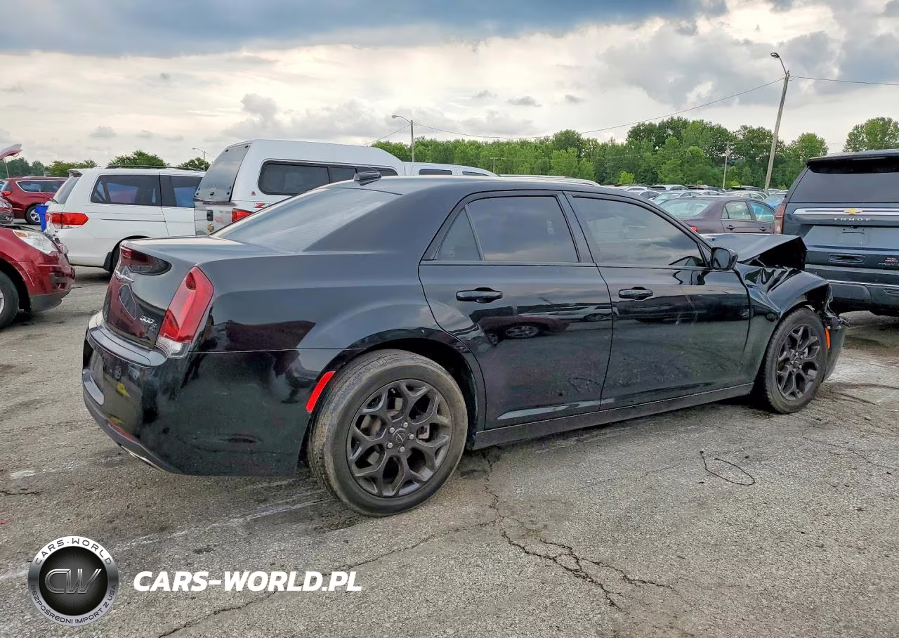 2019 Chrysler 300 S VIN:2C3CCAGG2KH610773 - 3